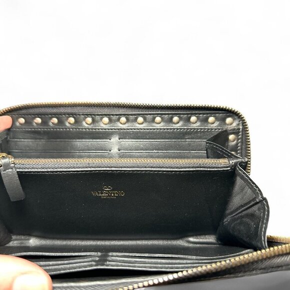 Valentino Garavani White/Ivory Rockstud Continental Wallet w Black Studs - Picture 10 of 16